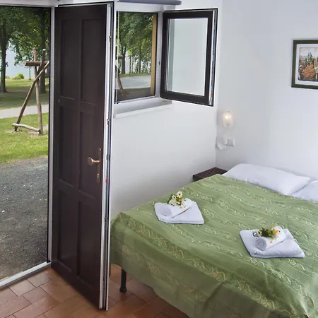 诺瓦滋沃霍斯特海滩度假村 假日公园 *